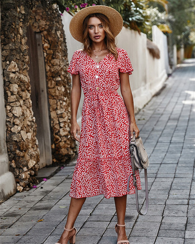 Naujo modelio moteriška suknelė su špicine iškirpte, trumpomis rankovėmis ir gėlių raštu