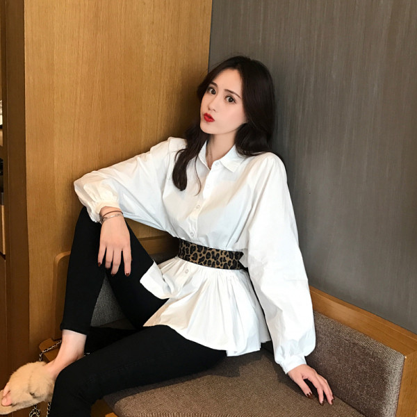 Plats sieviešu krekls ar klasisku apkakli un jostu ar leoparda rakstu