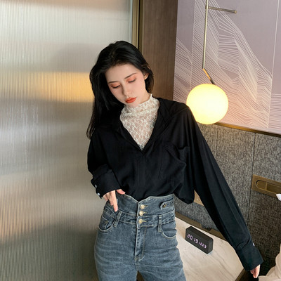 Широка дамска риза с дантелена част и джоб 