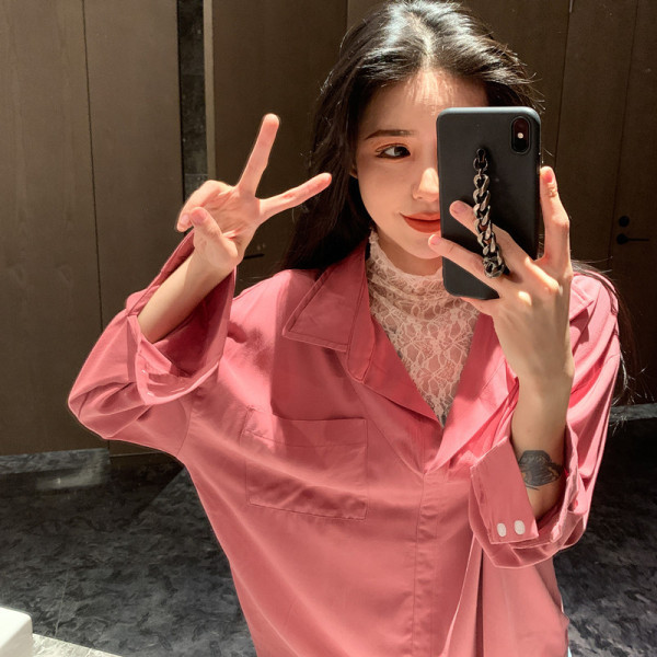 Широка дамска риза с дантелена част и джоб 