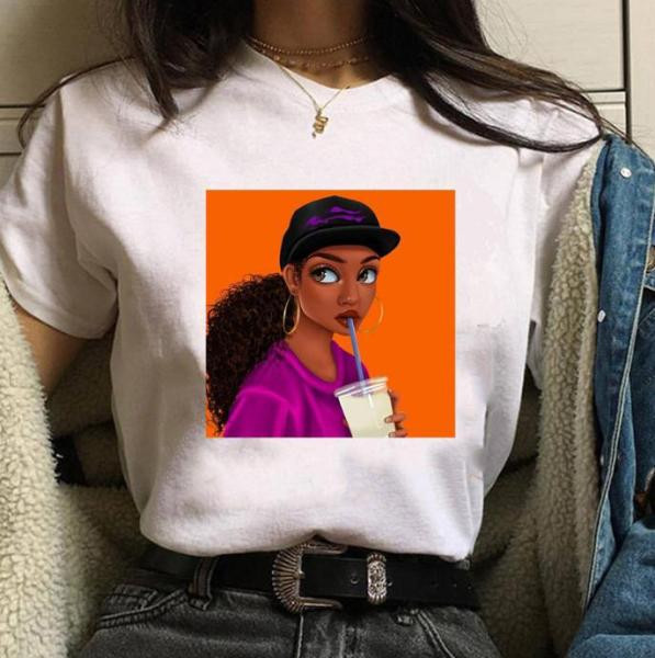 Καθημερινή  λευκή γυναικεία μπλούζα με εφαρμογή και κοντό μανίκι