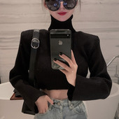 Īss sieviešu džemperis ar augstu apkakli