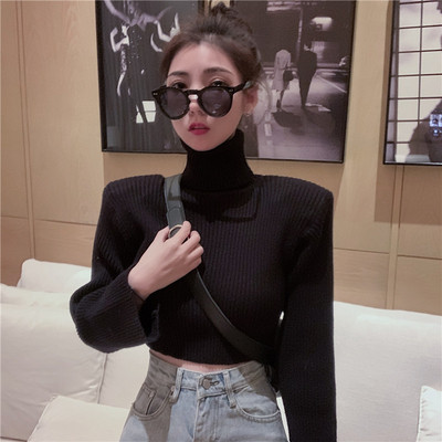 Īss sieviešu džemperis ar augstu apkakli