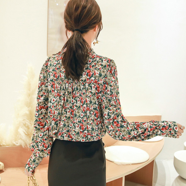 Sieviešu ikdienas krekls ar augstu apkakli un ziedu rakstu