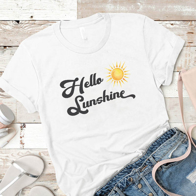 Valge lühikeste varrukate ja aplikatsiooniga naiste T-särk - suur