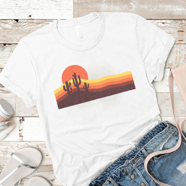 Valge lühikeste varrukate ja aplikatsiooniga naiste T-särk - suur