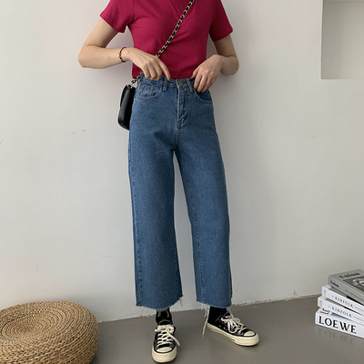 Ležerne ženske traperice dužine 9/10 i poderanih motiva - ravni model