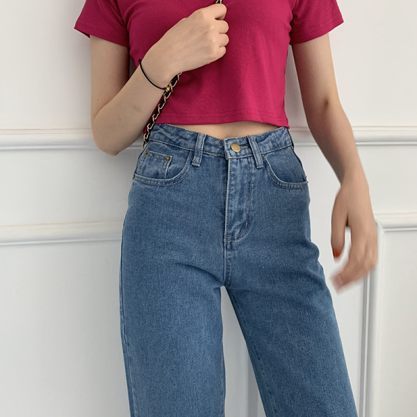 Ležerne ženske traperice dužine 9/10 i poderanih motiva - ravni model