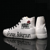 Alkalmi férfi tornacipő textilből, felirattal és hímzéssel