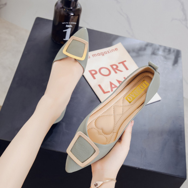 Ежедневни  дамски обувки с равна подметка от еко кожа 