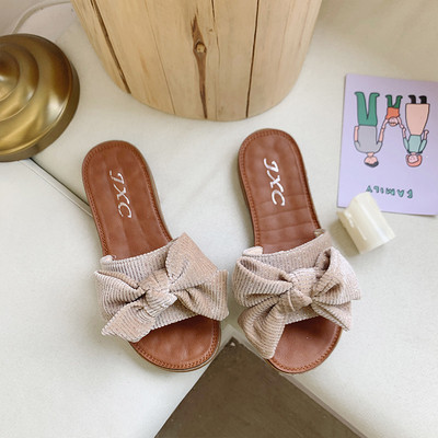 Ikdienas sieviešu čības ar plakanām zolēm un lentēm