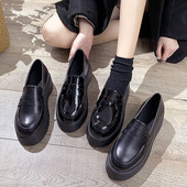 Sieviešu ikdienas apavi ar plakanu zoli - divi modeļi melnā krāsā