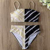 Moderns divdaļīgs peldkostīms ar biksēm ar augstu jostasvietu