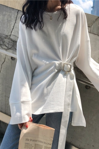 Lezser női blúz széles modell hosszú ujjal és övvel