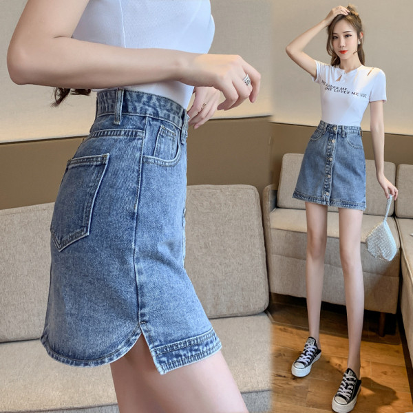 Fusta de dama albastra din denim cu nasturi si buzunare