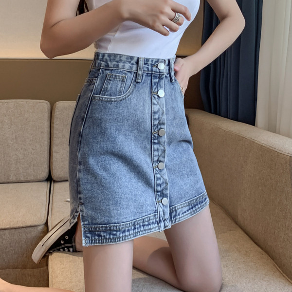 Fusta de dama albastra din denim cu nasturi si buzunare