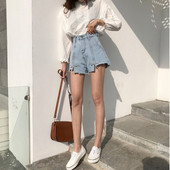 Džinsu šorti ar saplēstiem motīviem un pērlēm