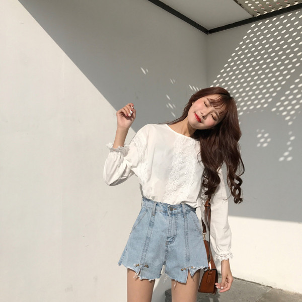 Džinsu šorti ar saplēstiem motīviem un pērlēm