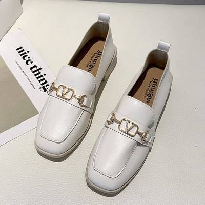 Női alkalmi cipő eko bőrből és fém elemből