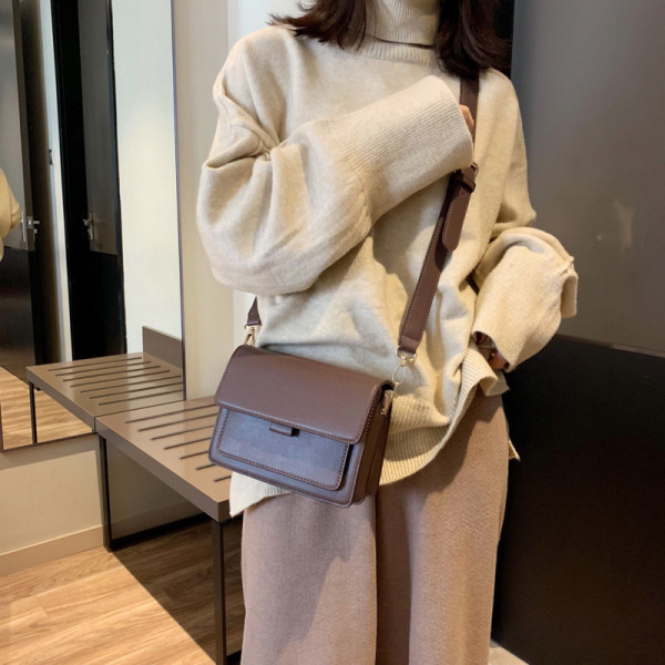 Eko bőrből készült alkalmi női táska hosszú füllel