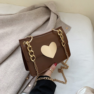 Új modell női táska hosszú láncfüllel és fém szívvel