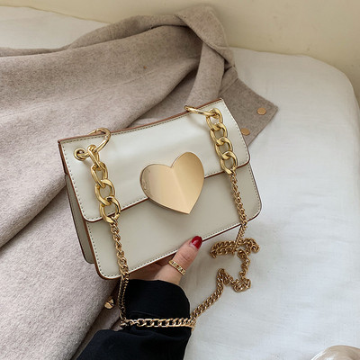 Új modell női táska hosszú láncfüllel és fém szívvel