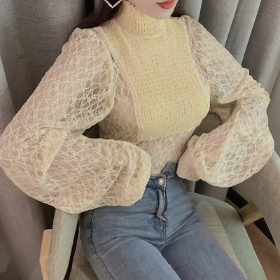 Liibuv naiste laiade varrukatega pluus