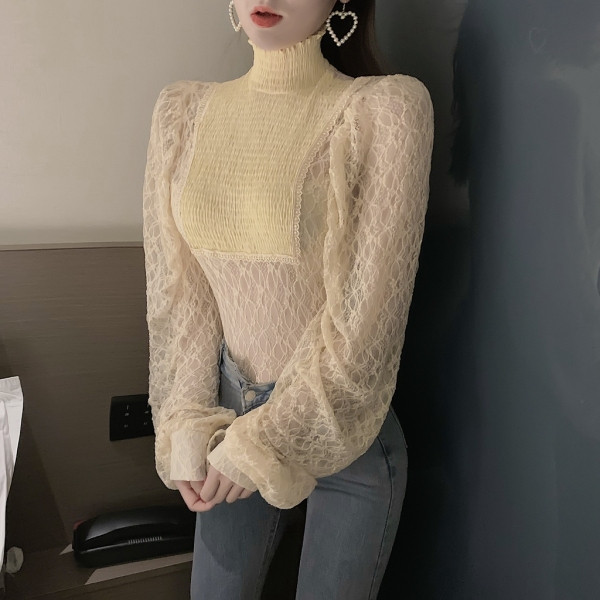 Liibuv naiste laiade varrukatega pluus