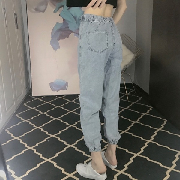 Naujo modelio sportiniai-laisvalaikiai džinsai su plėšytais motyvais