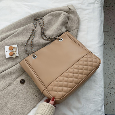 Eko bőrből készült alkalmi női táska lánccal