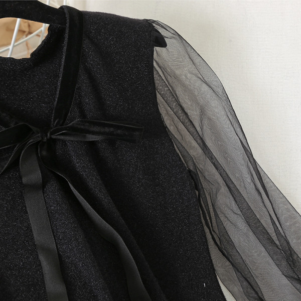 Дамска ежедневна къса рокля с шпиц деколте и дълъг ръкав от тюл