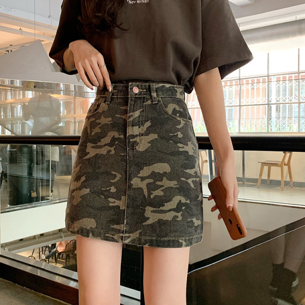 Modern női szoknya zsebekkel, magas derékkal