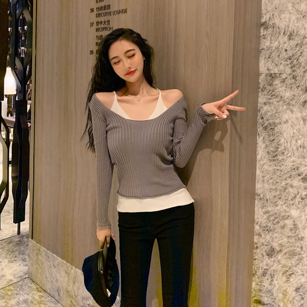 Moteriška palaidinė su nuleistomis rankovėmis ir palaidine imitacija