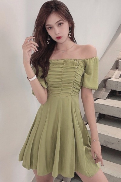 Rochie de damă decupată cu mâneci căzute