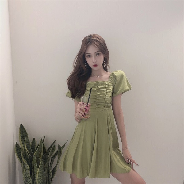 Rochie de damă decupată cu mâneci căzute