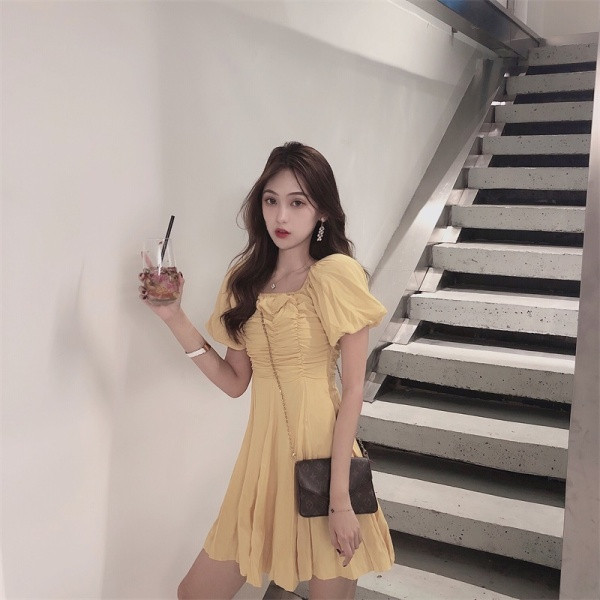 Rochie de damă decupată cu mâneci căzute