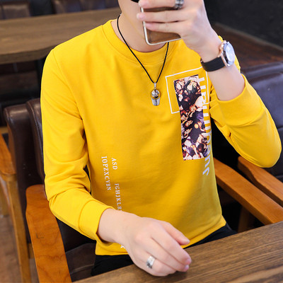 Ikdienas vīriešu blūze ar apaļu kakla izgriezumu un aplikāciju