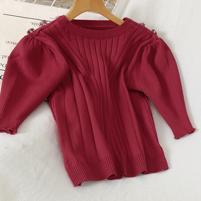 Női blúz ovális nyakkivágással és 3/4-es ujjakkal