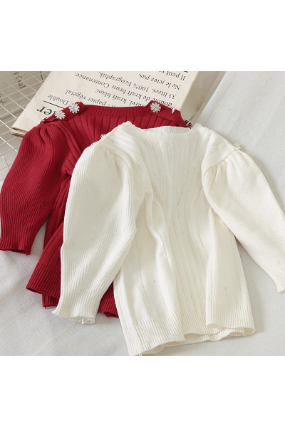 Női blúz ovális nyakkivágással és 3/4-es ujjakkal