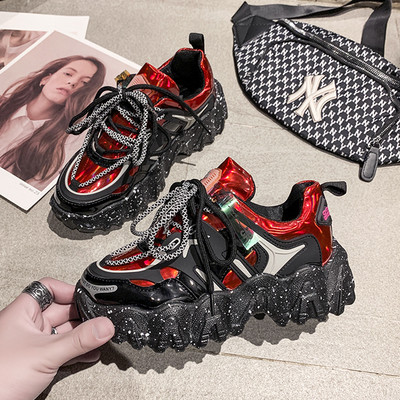 Model nou de adidasi de dama cu talpa aspra si cravate colorate