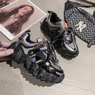 Model nou de adidasi de dama cu talpa aspra si cravate colorate