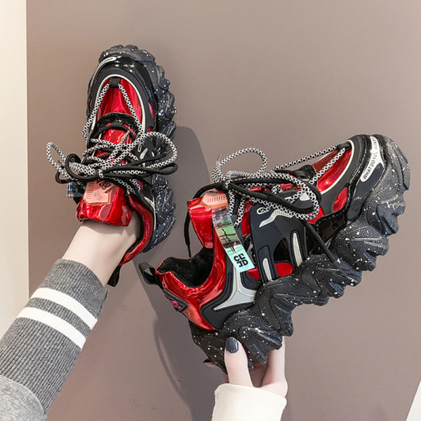 Model nou de adidasi de dama cu talpa aspra si cravate colorate