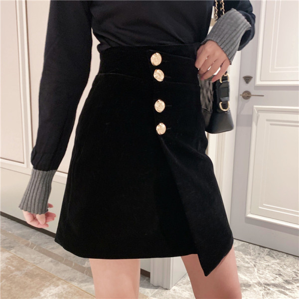 Asimetriski melni sieviešu svārki ar augstu vidukli un pogām