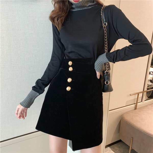 Asimetriski melni sieviešu svārki ar augstu vidukli un pogām