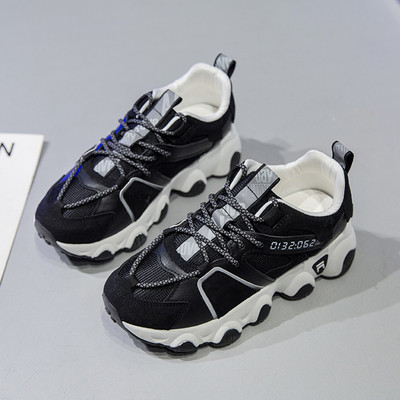 Дамски спортни маратонки с груба цветна подметка 