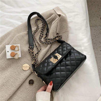 Pika metallketiga igapäevane naistekott