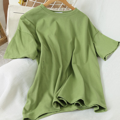 Moteriški laisvalaikio marškinėliai su ovalia iškirpte ir trumpomis rankovėmis – paprastas modelis