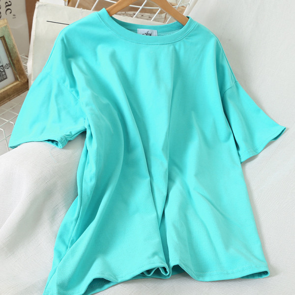 Moteriški laisvalaikio marškinėliai su ovalia iškirpte ir trumpomis rankovėmis – paprastas modelis