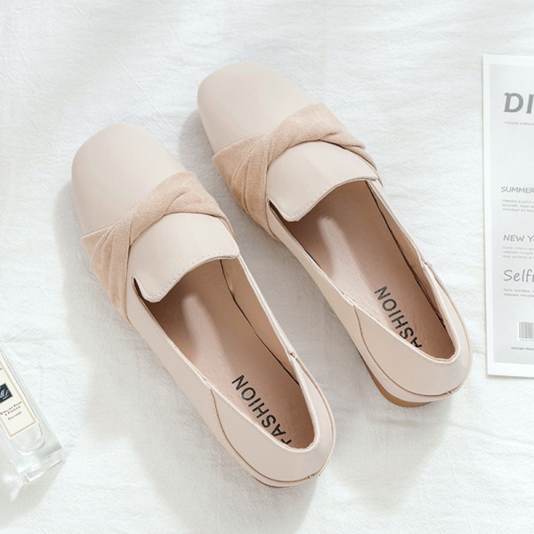 Casual ženske cipele s ravnim potplatom od eko kože u bež boji