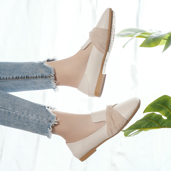 Casual ženske cipele s ravnim potplatom od eko kože u bež boji